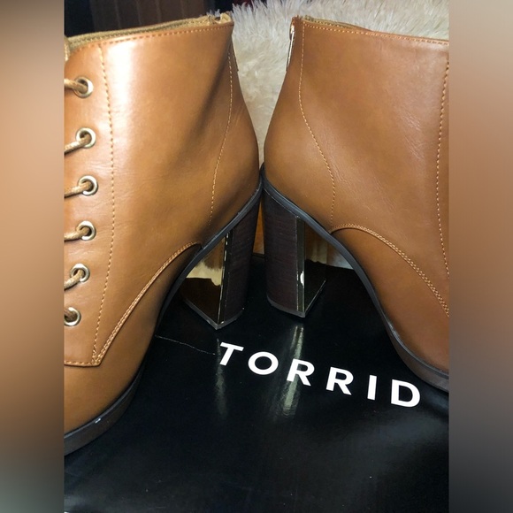 Torrid Women's Tan and Gold Lace up Ankle Boots NWT size 9.5 - Picture 12 of 13